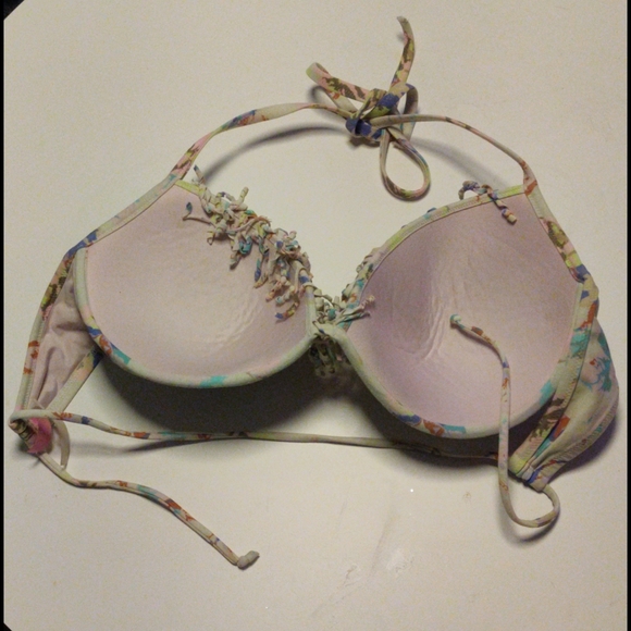 '***36DD The fabulous VS bra with fringes - Picture 2 of 3
